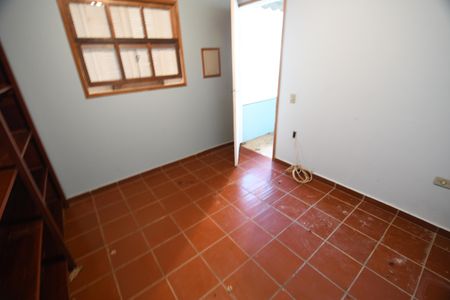 Casa de condomínio à venda com 300m², 3 quartos e 4 vagasQuarto de Serviço