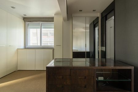 Apartamento à venda com 168m², 2 quartos e 3 vagasCloset da suíte 1