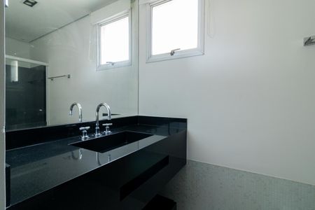 Apartamento à venda com 168m², 2 quartos e 3 vagasBanheiro da Suíte 1