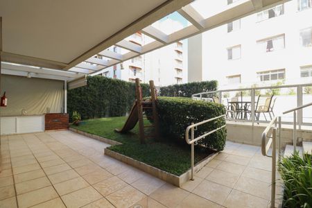 Apartamento à venda com 101m², 2 quartos e 1 vaga Apartamento à venda com 101m², 2 quartos e 1 vagaÁrea comum - Playground