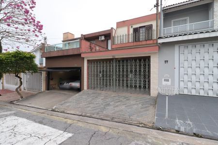 Casa para alugar com 207m², 3 quartos e 2 vagasFachada