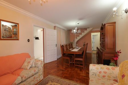 Casa para alugar com 207m², 3 quartos e 2 vagasSala de TV