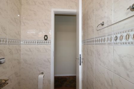 Casa para alugar com 207m², 3 quartos e 2 vagasBanheiro Social