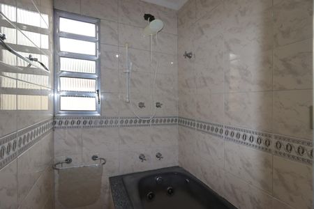 Casa para alugar com 207m², 3 quartos e 2 vagasBanheiro da Suíte