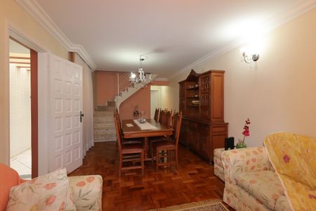 Casa para alugar com 207m², 3 quartos e 2 vagasSala de TV