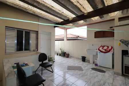 Casa para alugar com 207m², 3 quartos e 2 vagasQuintal