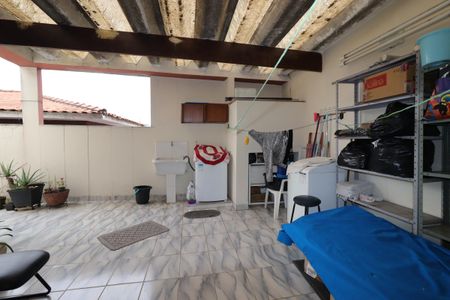 Casa para alugar com 207m², 3 quartos e 2 vagasQuintal