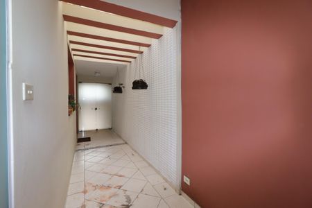 Casa para alugar com 207m², 3 quartos e 2 vagasCorredor externo