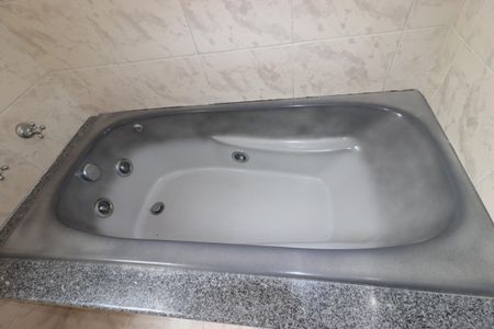 Casa para alugar com 207m², 3 quartos e 2 vagasBanheiro da Suíte - Banheira