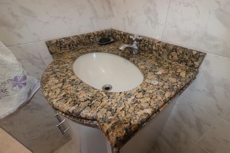 Casa para alugar com 207m², 3 quartos e 2 vagasBanheiro Social - Pia