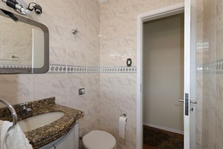 Casa para alugar com 207m², 3 quartos e 2 vagasBanheiro Social