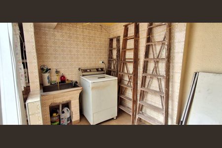 Casa à venda com 143m², 2 quartos e 1 vagaÁrea de Serviço