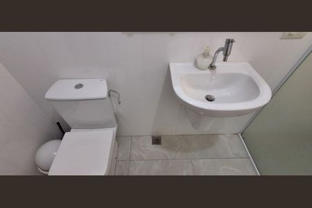 Casa à venda com 143m², 2 quartos e 1 vagaBanheiro