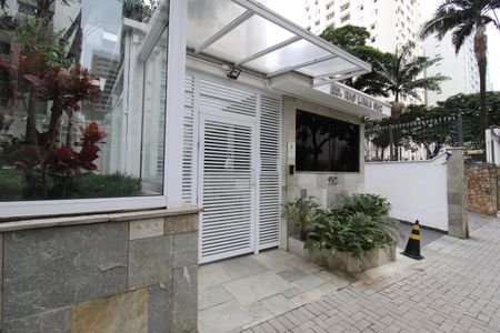 Apartamento à venda com 115m², 3 quartos e 1 vagaFachada e Portaria
