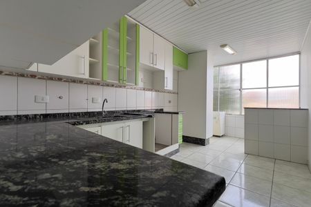 Casa à venda com 249m², 5 quartos e 4 vagas Casa à venda com 249m², 5 quartos e 4 vagasEdícula