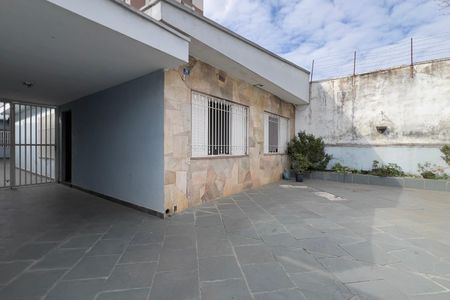 Casa à venda com 249m², 5 quartos e 4 vagas Casa à venda com 249m², 5 quartos e 4 vagasGaragem