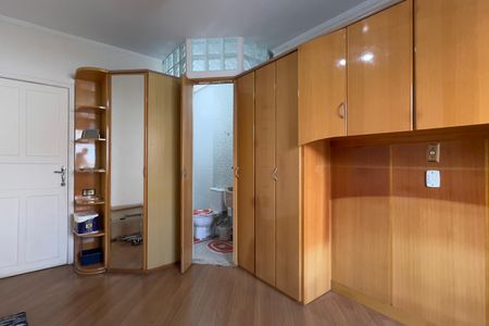 Casa à venda com 249m², 5 quartos e 4 vagas Casa à venda com 249m², 5 quartos e 4 vagasSuíte