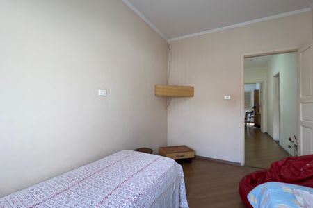 Casa à venda com 249m², 5 quartos e 4 vagas Casa à venda com 249m², 5 quartos e 4 vagasQuarto 2