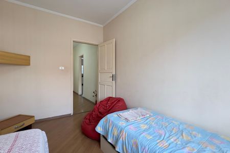 Casa à venda com 249m², 5 quartos e 4 vagas Casa à venda com 249m², 5 quartos e 4 vagasQuarto 2