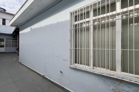 Casa à venda com 249m², 5 quartos e 4 vagas Casa à venda com 249m², 5 quartos e 4 vagasÁrea externa