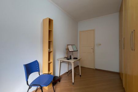 Casa à venda com 249m², 5 quartos e 4 vagas Casa à venda com 249m², 5 quartos e 4 vagasQuarto 1