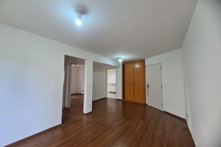 Apartamento à venda com 57m², 2 quartos e 1 vaga Apartamento à venda com 57m², 2 quartos e 1 vagaSala