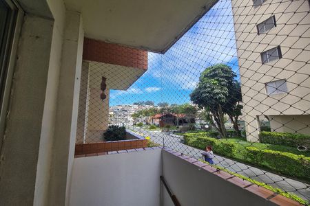 Apartamento à venda com 57m², 2 quartos e 1 vaga Apartamento à venda com 57m², 2 quartos e 1 vagaVaranda