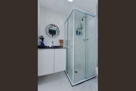 Apartamento à venda com 75m², 2 quartos e 2 vagas Apartamento à venda com 75m², 2 quartos e 2 vagasBanheiro