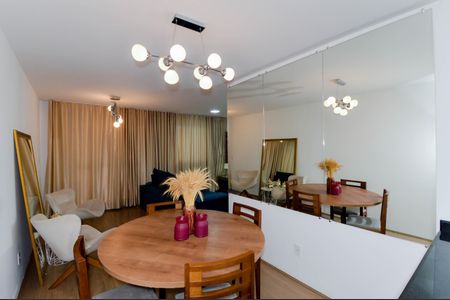 Apartamento à venda com 75m², 2 quartos e 2 vagas Apartamento à venda com 75m², 2 quartos e 2 vagasSala