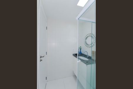 Apartamento à venda com 75m², 2 quartos e 2 vagas Apartamento à venda com 75m², 2 quartos e 2 vagasBanheiro