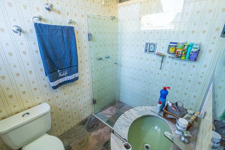 Casa à venda com 2000m², 4 quartos e 4 vagas Casa à venda com 2000m², 4 quartos e 4 vagasSuíte 03 Banheiro