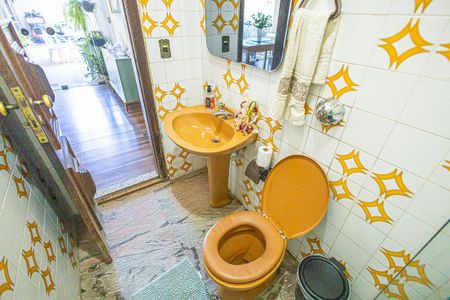 Casa à venda com 2000m², 4 quartos e 4 vagas Casa à venda com 2000m², 4 quartos e 4 vagasBanheiro