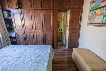 Casa à venda com 2000m², 4 quartos e 4 vagas Casa à venda com 2000m², 4 quartos e 4 vagasSuíte 02