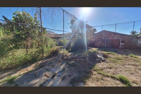 Casa à venda com 2000m², 4 quartos e 4 vagas Casa à venda com 2000m², 4 quartos e 4 vagasQuintal