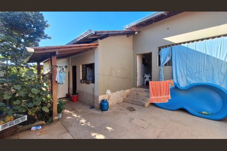 Casa à venda com 2000m², 4 quartos e 4 vagas Casa à venda com 2000m², 4 quartos e 4 vagasQuintal