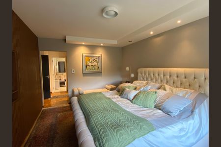 Apartamento à venda com 251m², 3 quartos e 2 vagassuíte 4