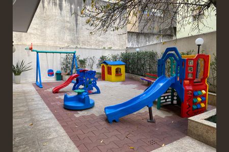 Apartamento à venda com 251m², 3 quartos e 2 vagasÁrea comum - Playground