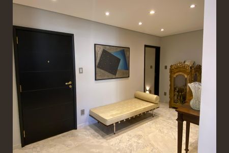 Apartamento à venda com 251m², 3 quartos e 2 vagasHall de entrada