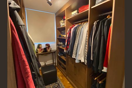 Apartamento à venda com 251m², 3 quartos e 2 vagasCloset da suíte 4