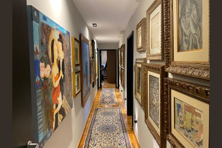 Apartamento à venda com 251m², 3 quartos e 2 vagasCorredor