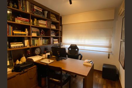 Apartamento à venda com 251m², 3 quartos e 2 vagasQuarto 1