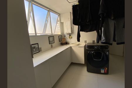 Apartamento à venda com 251m², 3 quartos e 2 vagasÁrea de Serviço