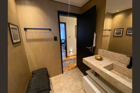 Apartamento à venda com 251m², 3 quartos e 2 vagasBanheiro Social