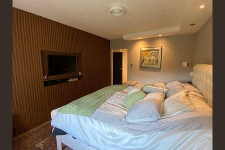 Apartamento à venda com 251m², 3 quartos e 2 vagassuíte 4