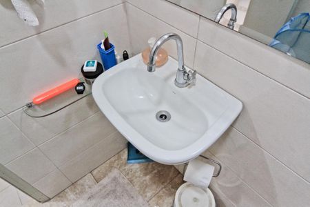 Casa à venda com 100m², 3 quartos e 2 vagas Casa à venda com 100m², 3 quartos e 2 vagasBanheiro