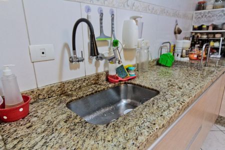 Casa à venda com 100m², 3 quartos e 2 vagas Casa à venda com 100m², 3 quartos e 2 vagasCozinha