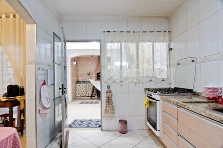 Casa à venda com 100m², 3 quartos e 2 vagas Casa à venda com 100m², 3 quartos e 2 vagasCozinha