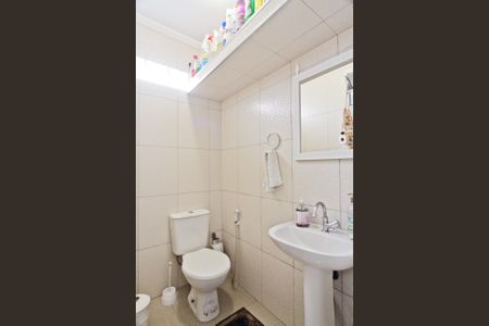 Casa à venda com 100m², 3 quartos e 2 vagas Casa à venda com 100m², 3 quartos e 2 vagasBanheiro de Serviço