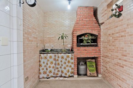 Casa à venda com 100m², 3 quartos e 2 vagas Casa à venda com 100m², 3 quartos e 2 vagasÁrea externa