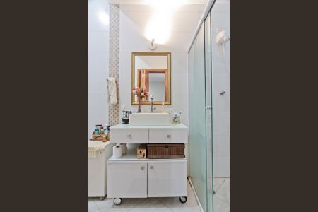 Casa à venda com 100m², 3 quartos e 2 vagas Casa à venda com 100m², 3 quartos e 2 vagasBanheiro da Suíte